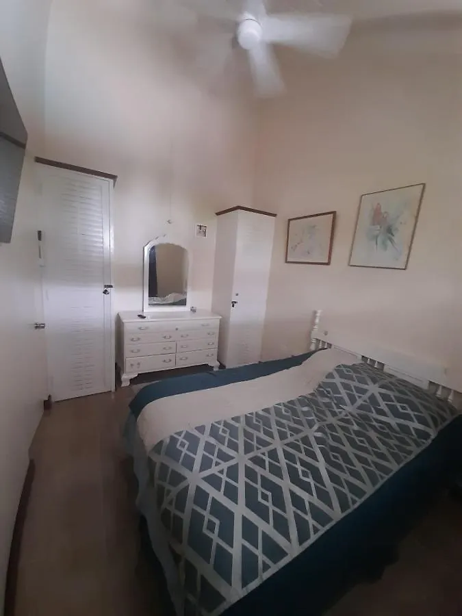 Beach 1 Bedroom 32 Ocho Rios Appartement